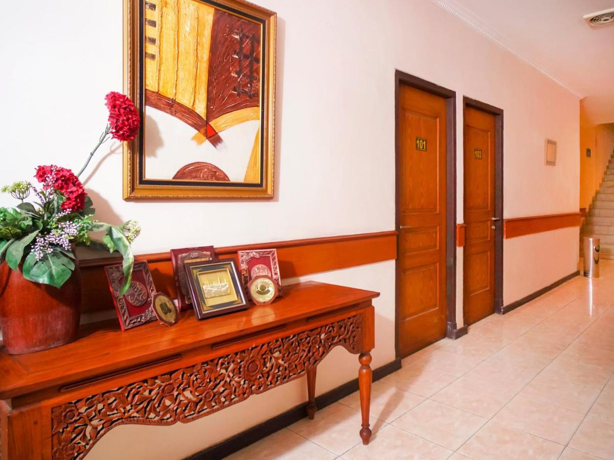OYO 142 Hotel Al Furqon Syariah Palembang Exterior foto