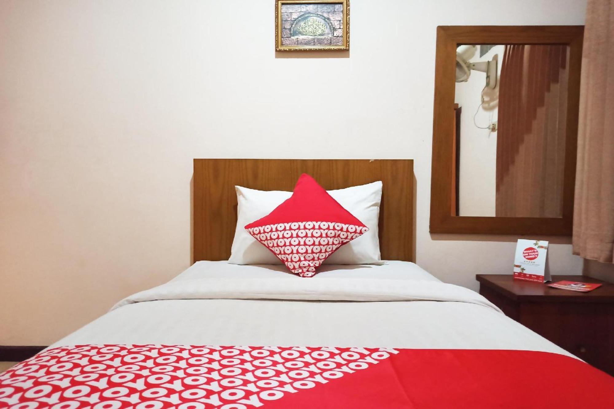 OYO 142 Hotel Al Furqon Syariah Palembang Exterior foto