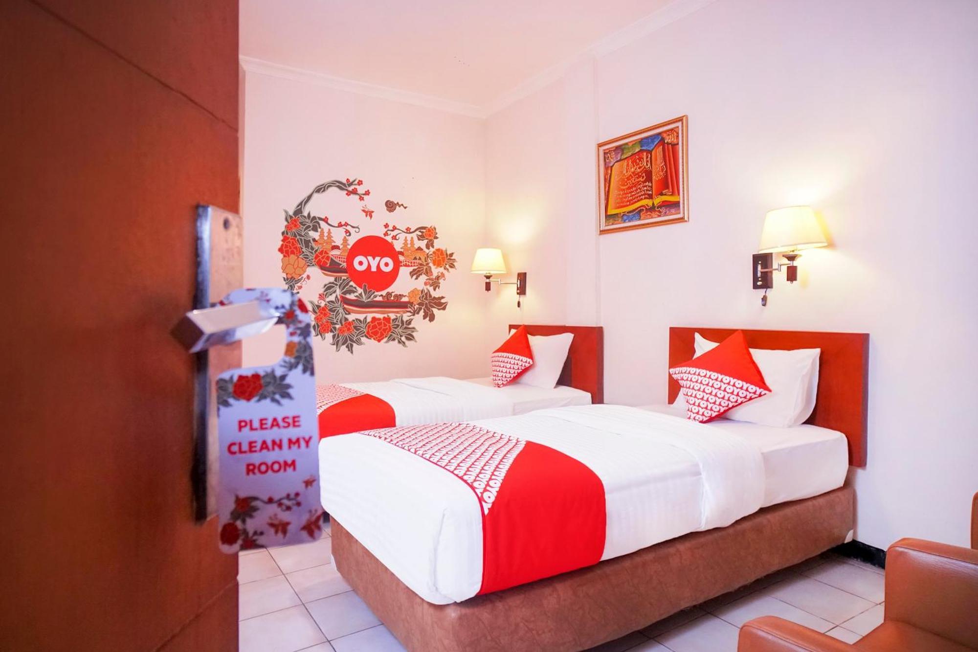 OYO 142 Hotel Al Furqon Syariah Palembang Exterior foto